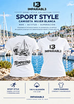 Presentación de camiseta blanca IMPARABL3 Sport Style de mujer, con vistas frontal y trasera, logotipo negro en el pecho y diseño de velero navegando entre las olas en la espalda.