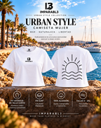 Presentación de la camiseta oversize blanca de IMPARABL3, con vistas frontal y trasera, diseño de sol y olas, corte de talle corto y algodón 100 % de 170 g/m².